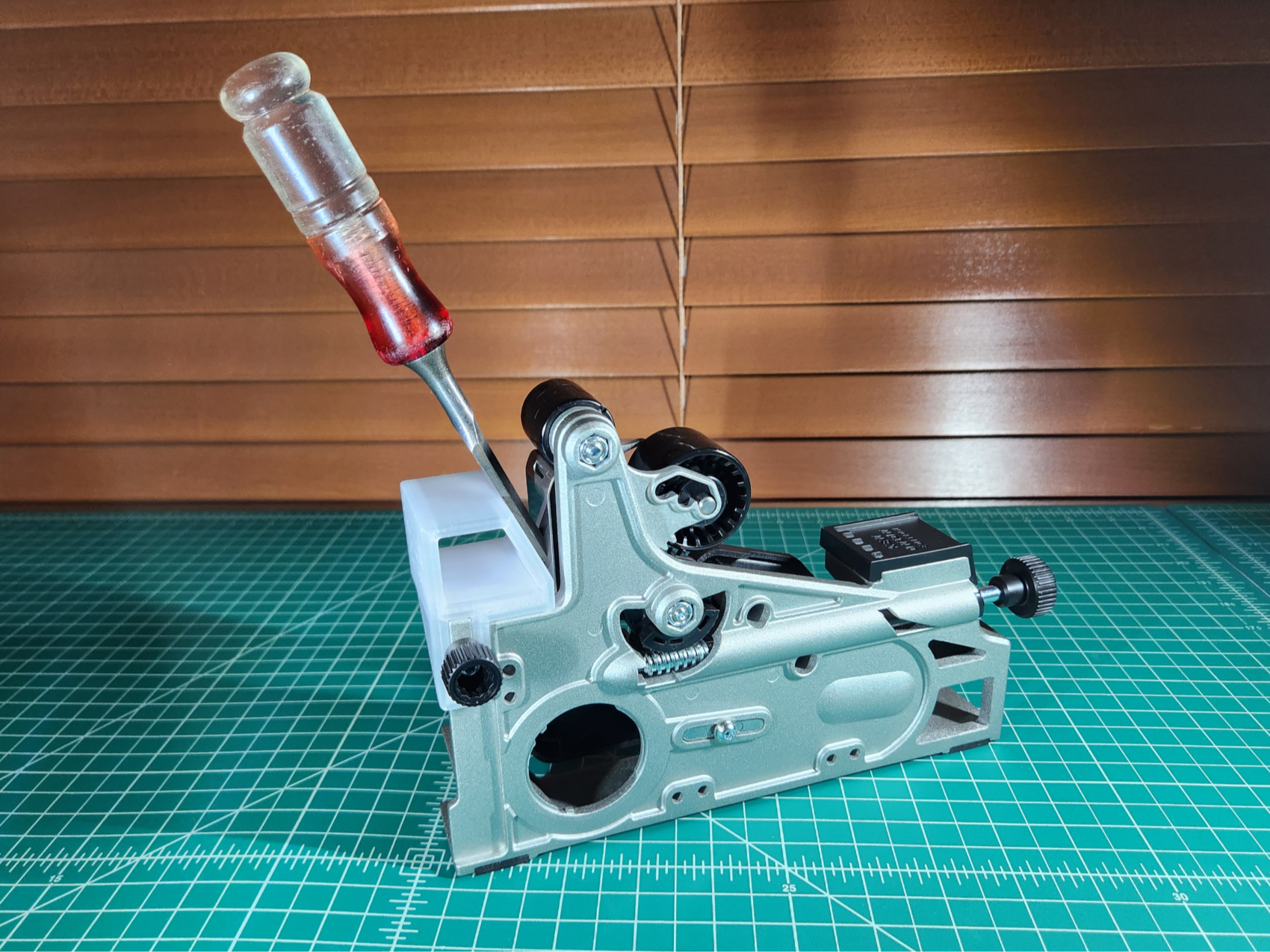 KEN ONION 20° & 25° CHISEL GRINDING GUIDE (MK.2)