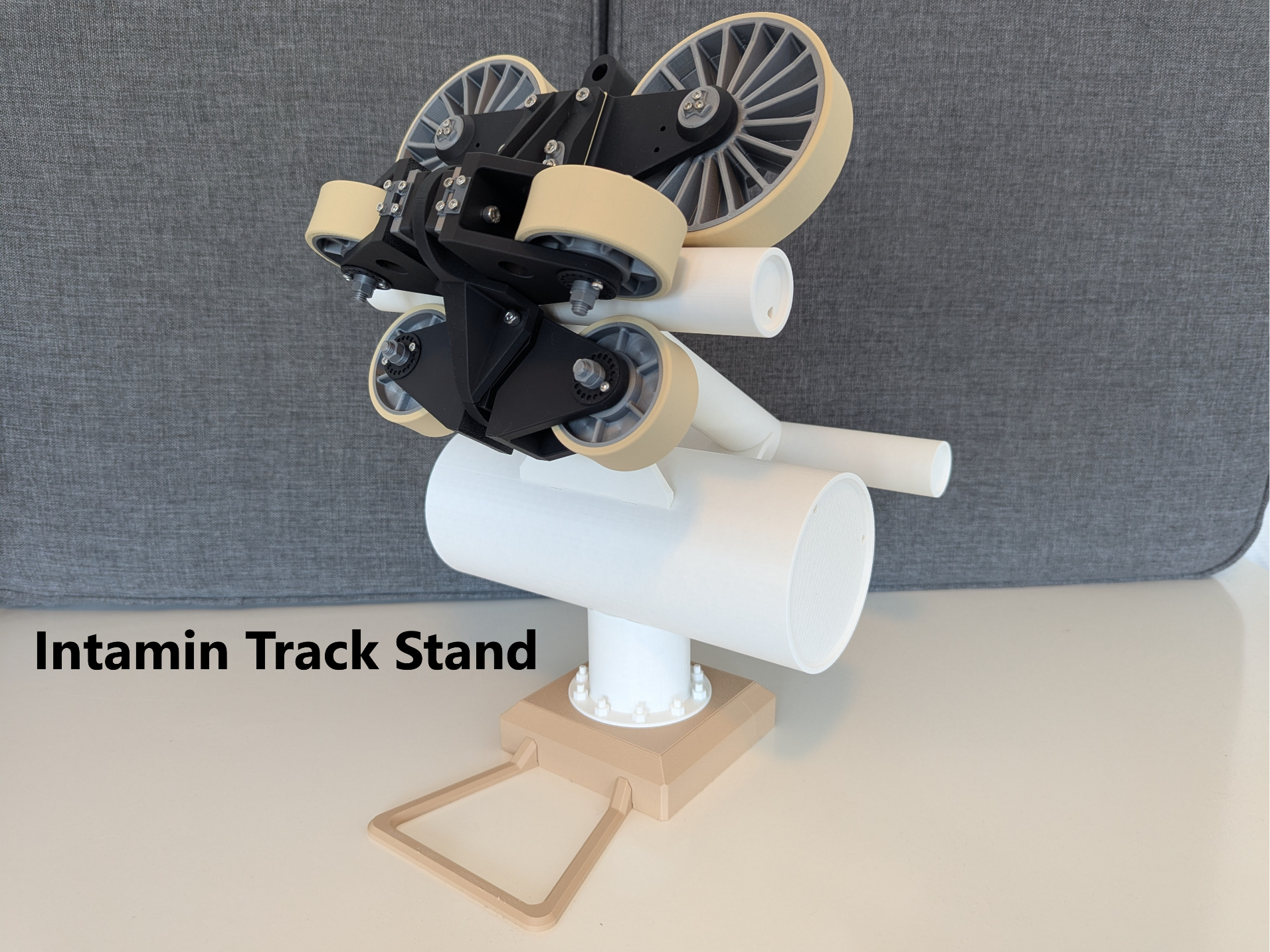 Intamin Track Stand