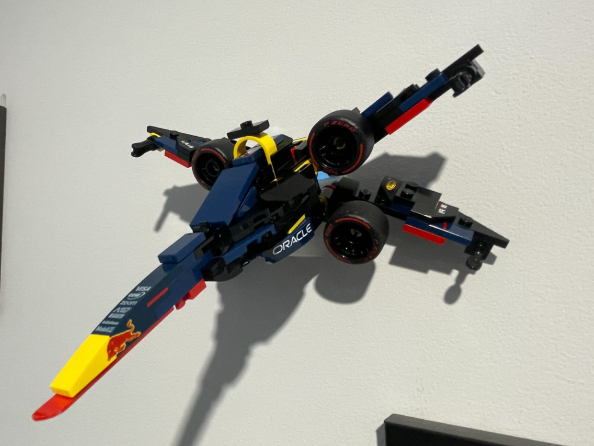 LEGOs RB X-wing wallmount (77243 Alternate Build)