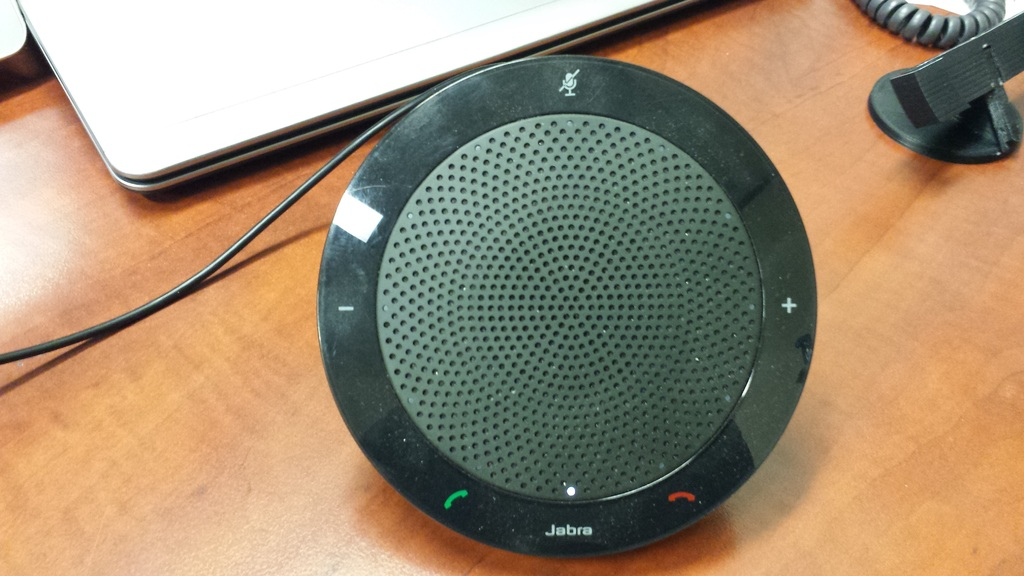 Tilted stand for Jabra speakerphone 410 or 510
