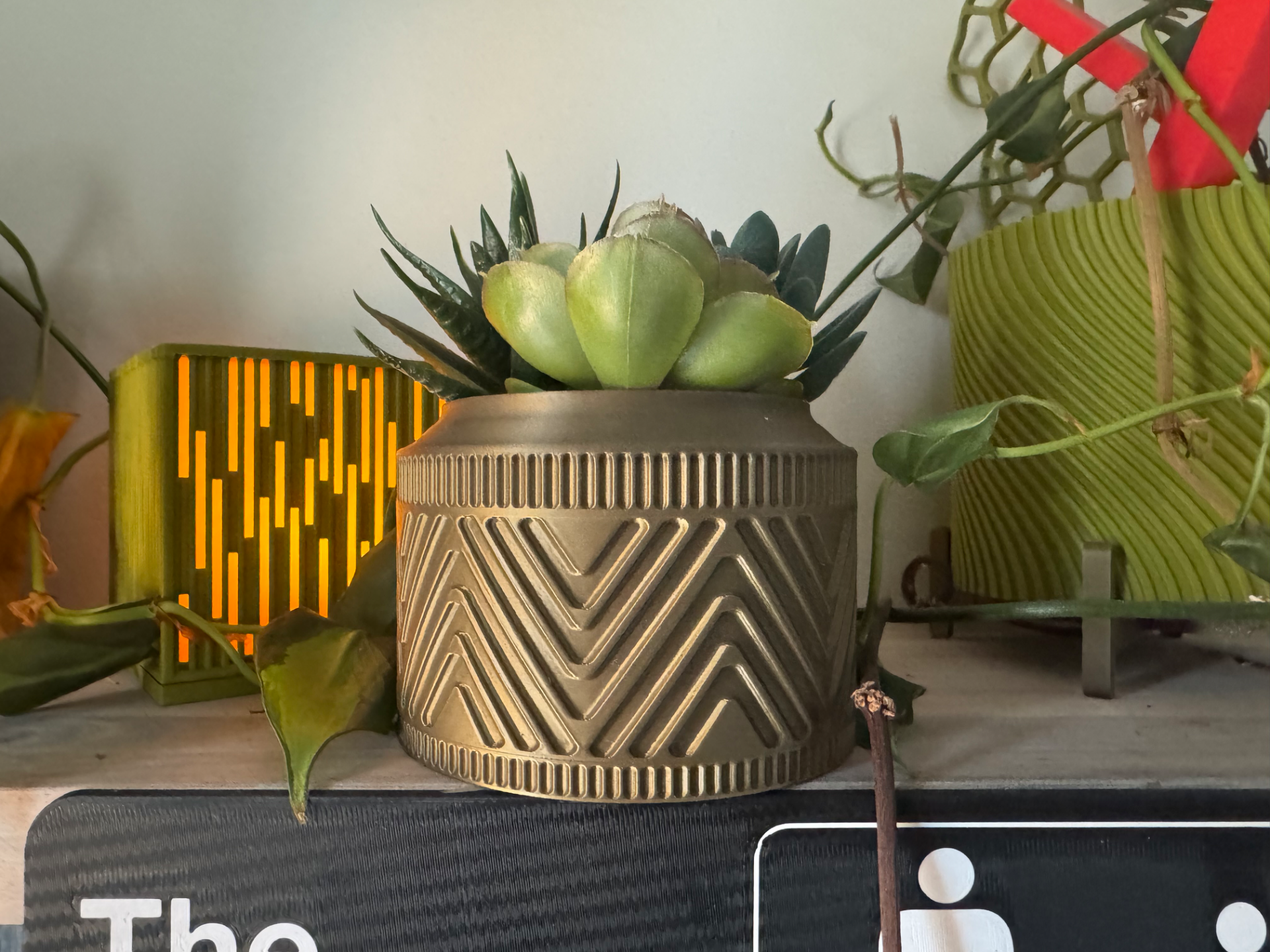 Asthetic planter