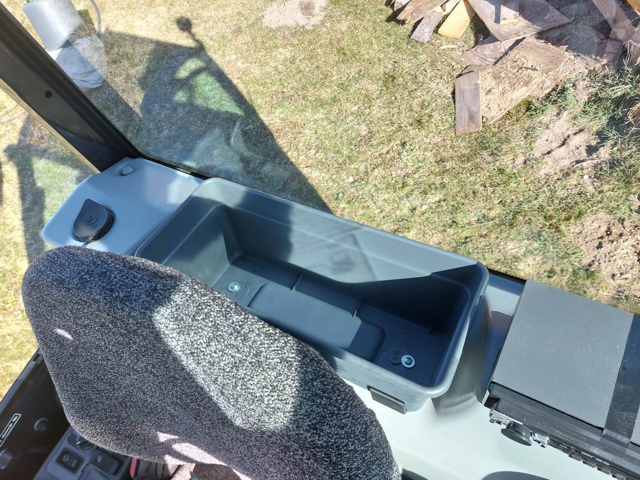 Kubota KX018-4 storage box holder - from planter