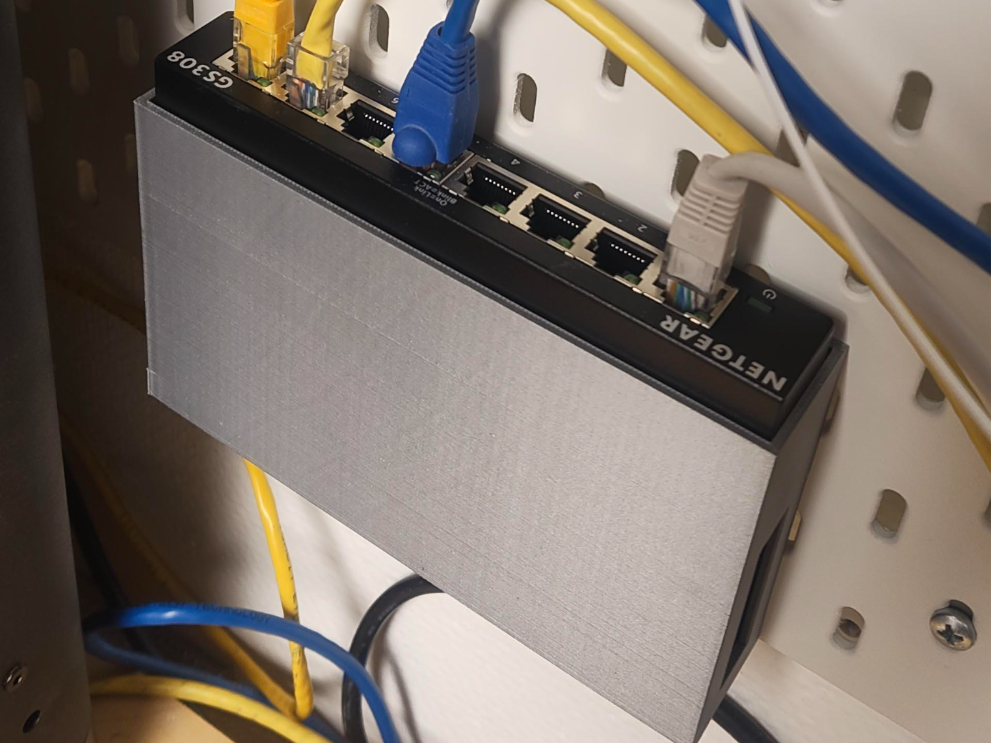 Skadis - NETGEAR GS308 switches