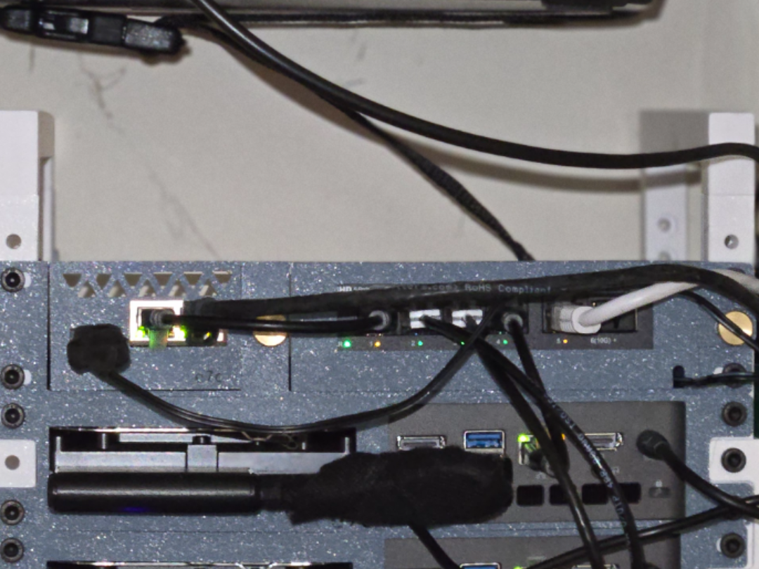 10in rack, 1U, mount 2.5g switch + cm4 IoT Router