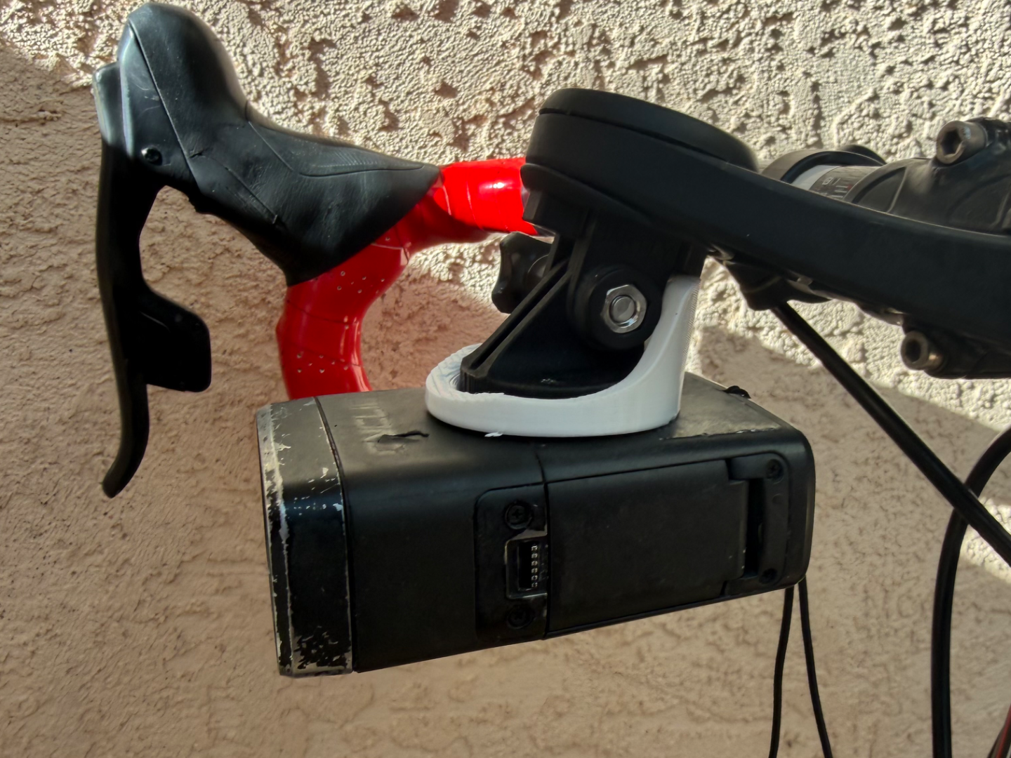 Cycliq Fly 12 mount helper