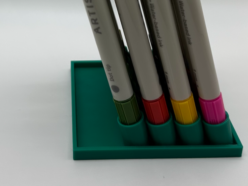 Acrylic pen organiser