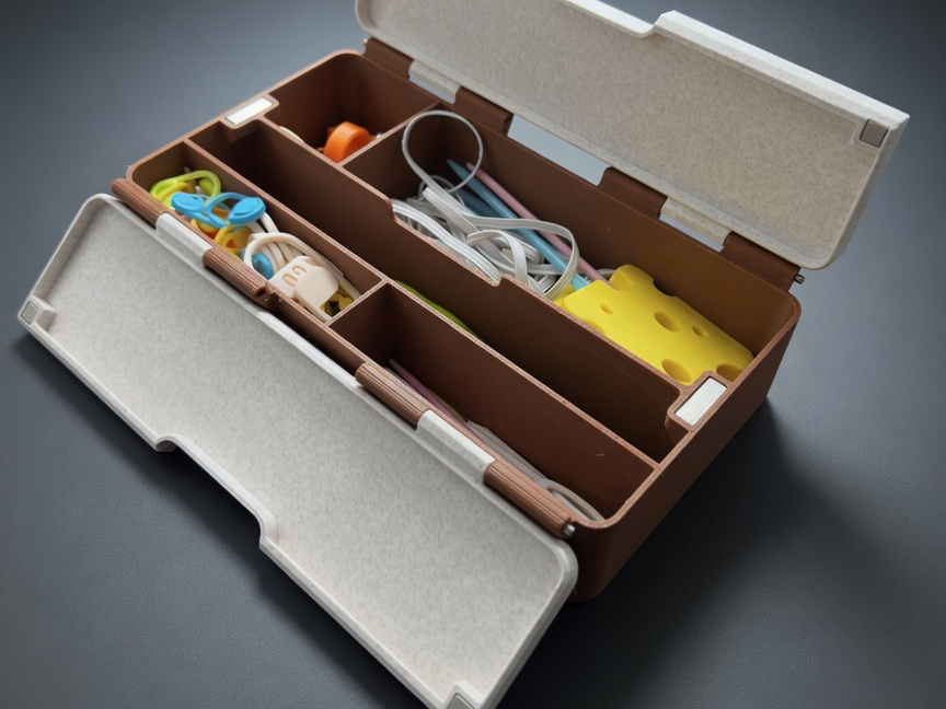 Sewing Accessories Box (Magnetic Closure)