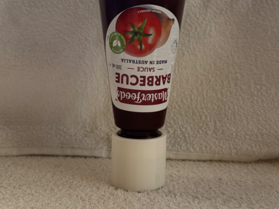 Sauce bottle holder for fridge
