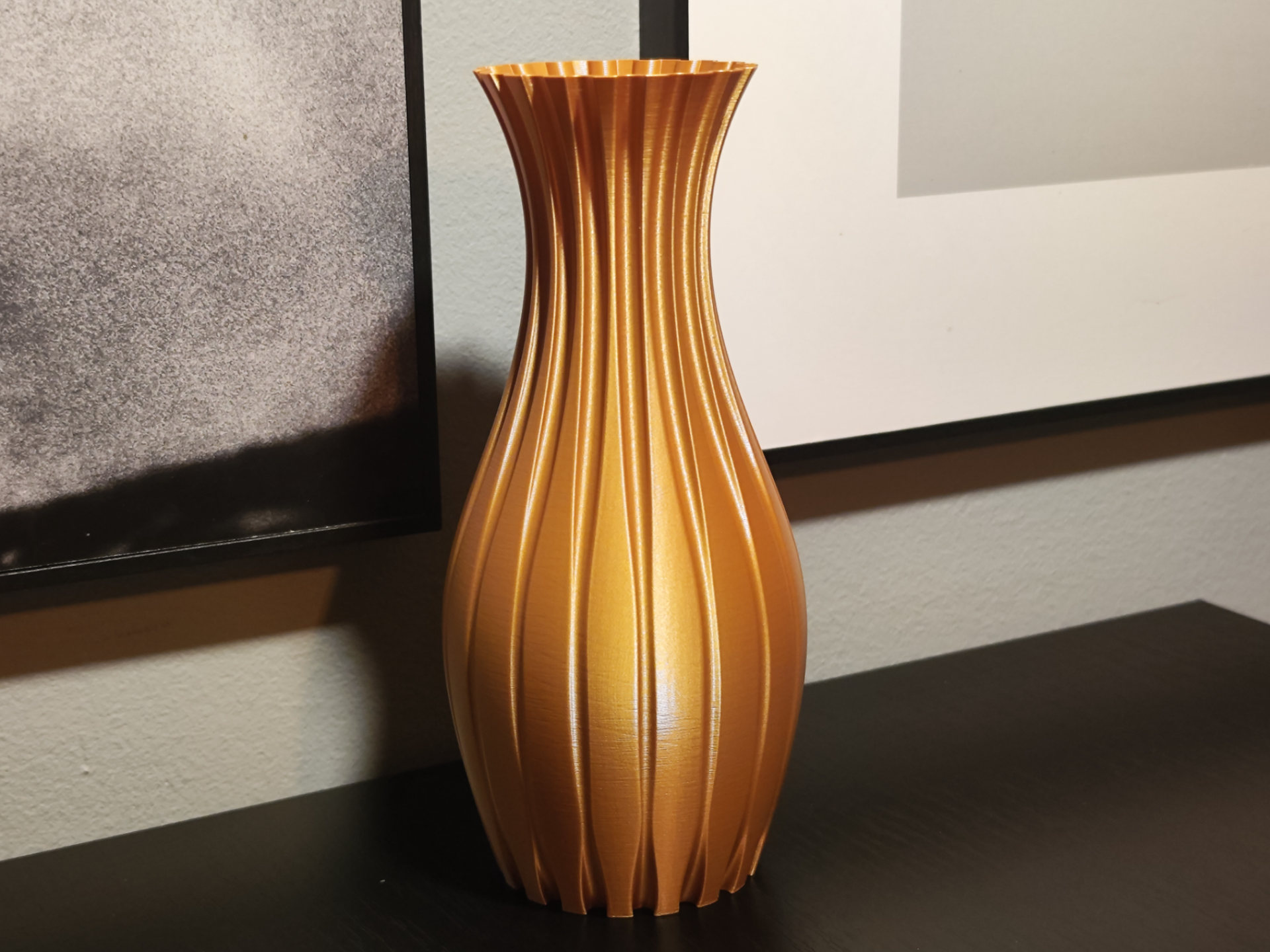 Line Curve Vase