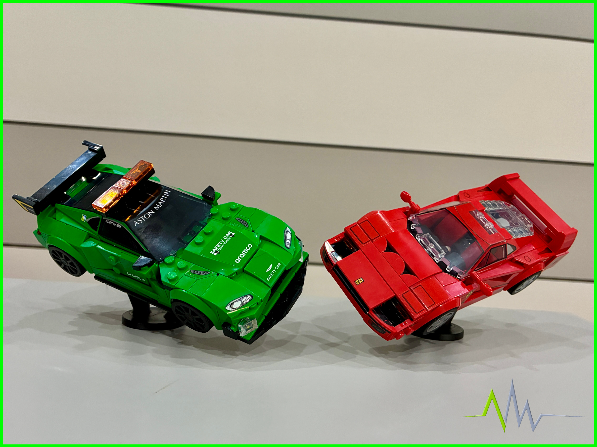 Speed Champions Compound Angle Stand