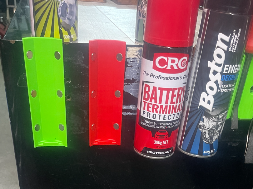 spray can holder