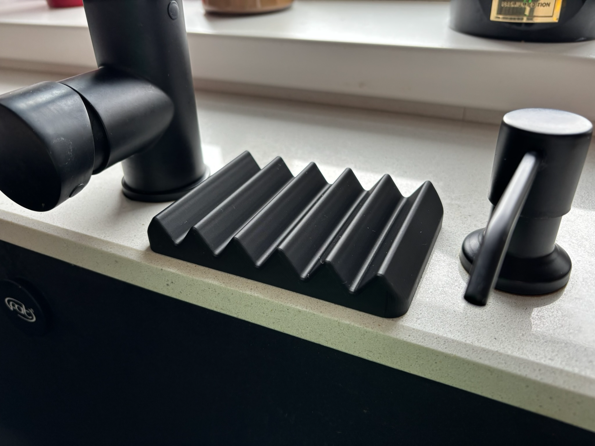 Kitchen Sink Sponge Holder 2