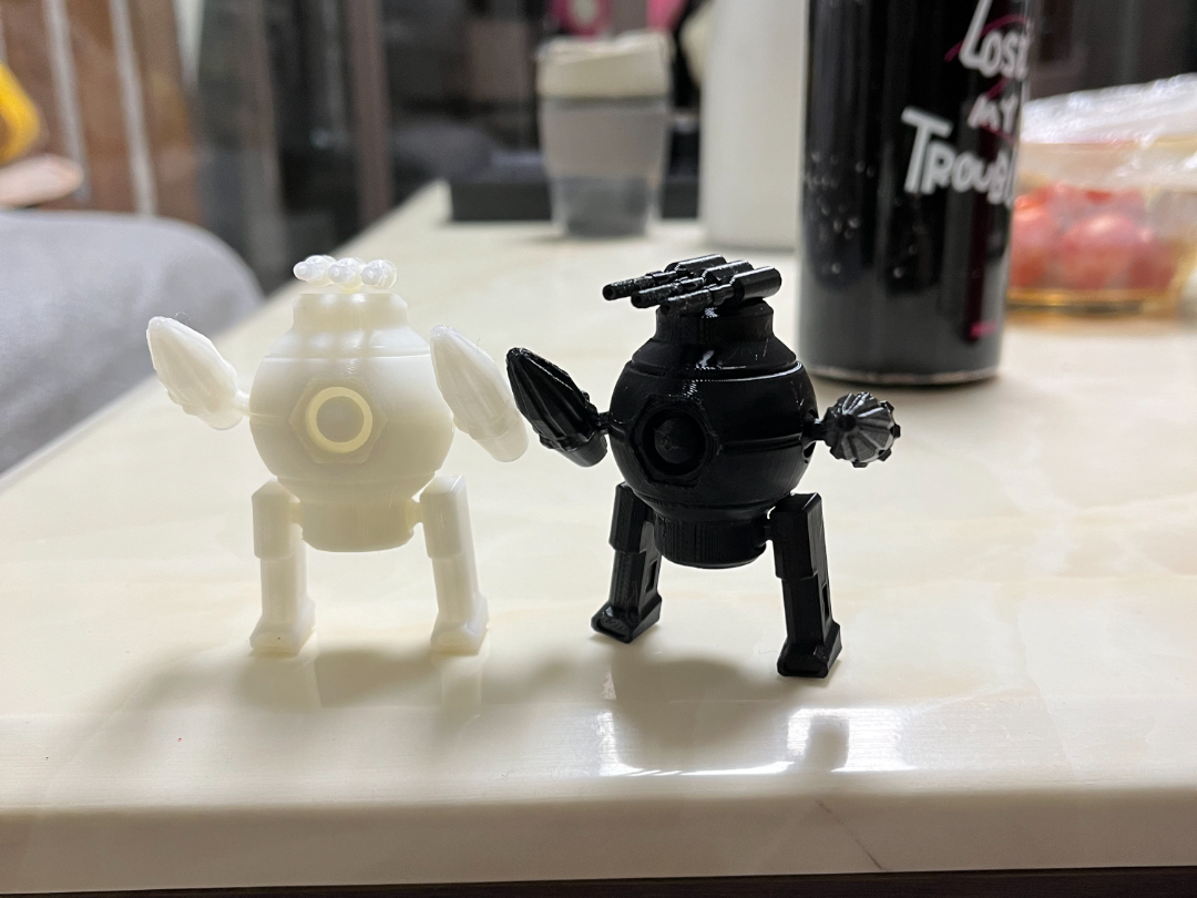 Mini Mech robots（can move joints）