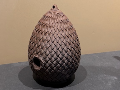 Woven teardrop hanging birdhouse – 30 mm entrance