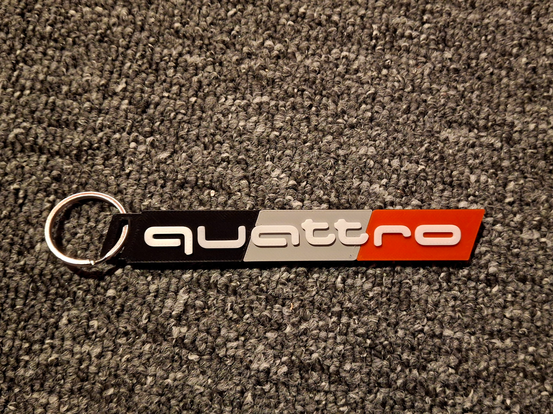 Audi Sport - Quattro Logo keyring / Wall art