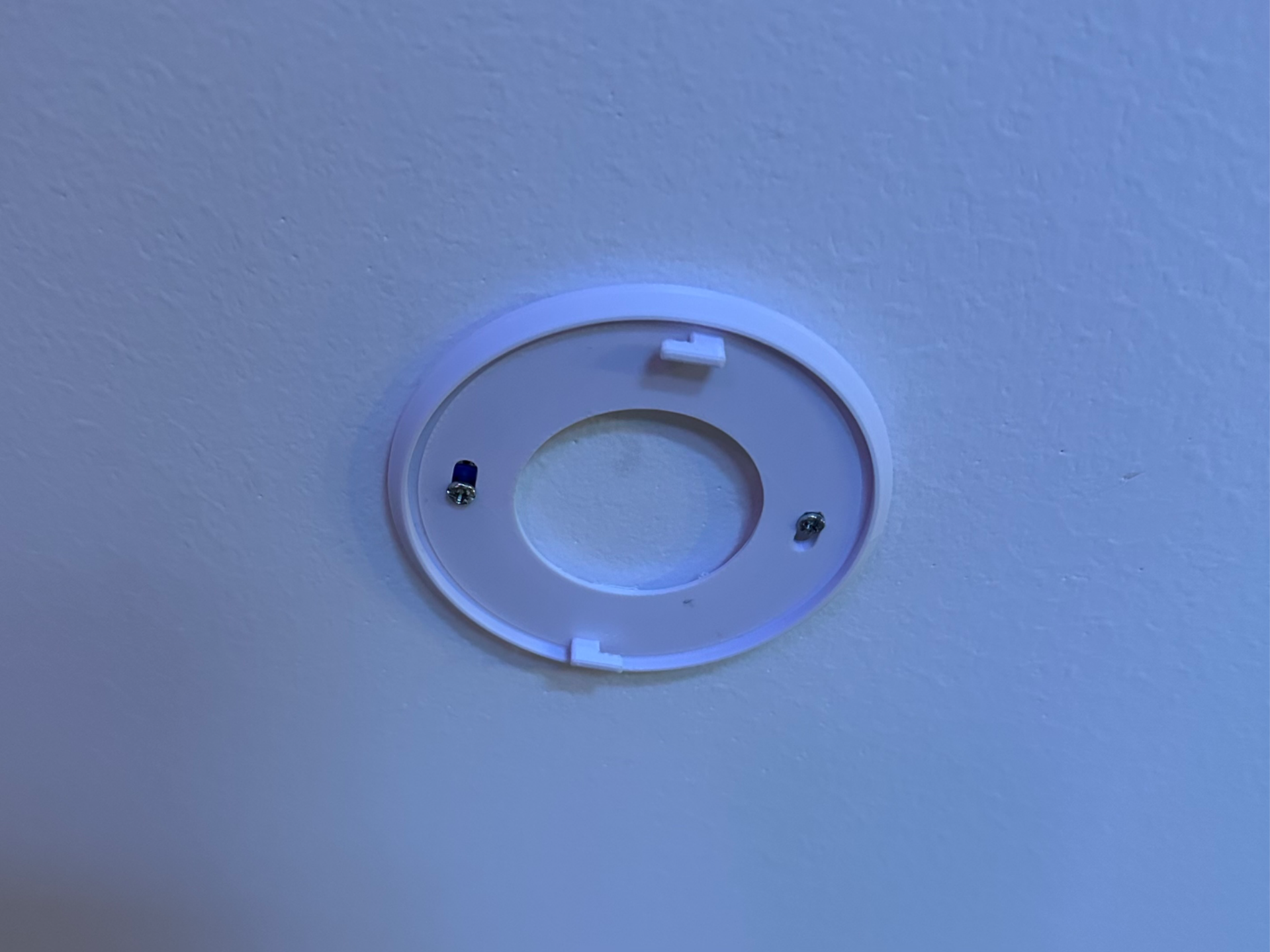 Fire alarm bracket