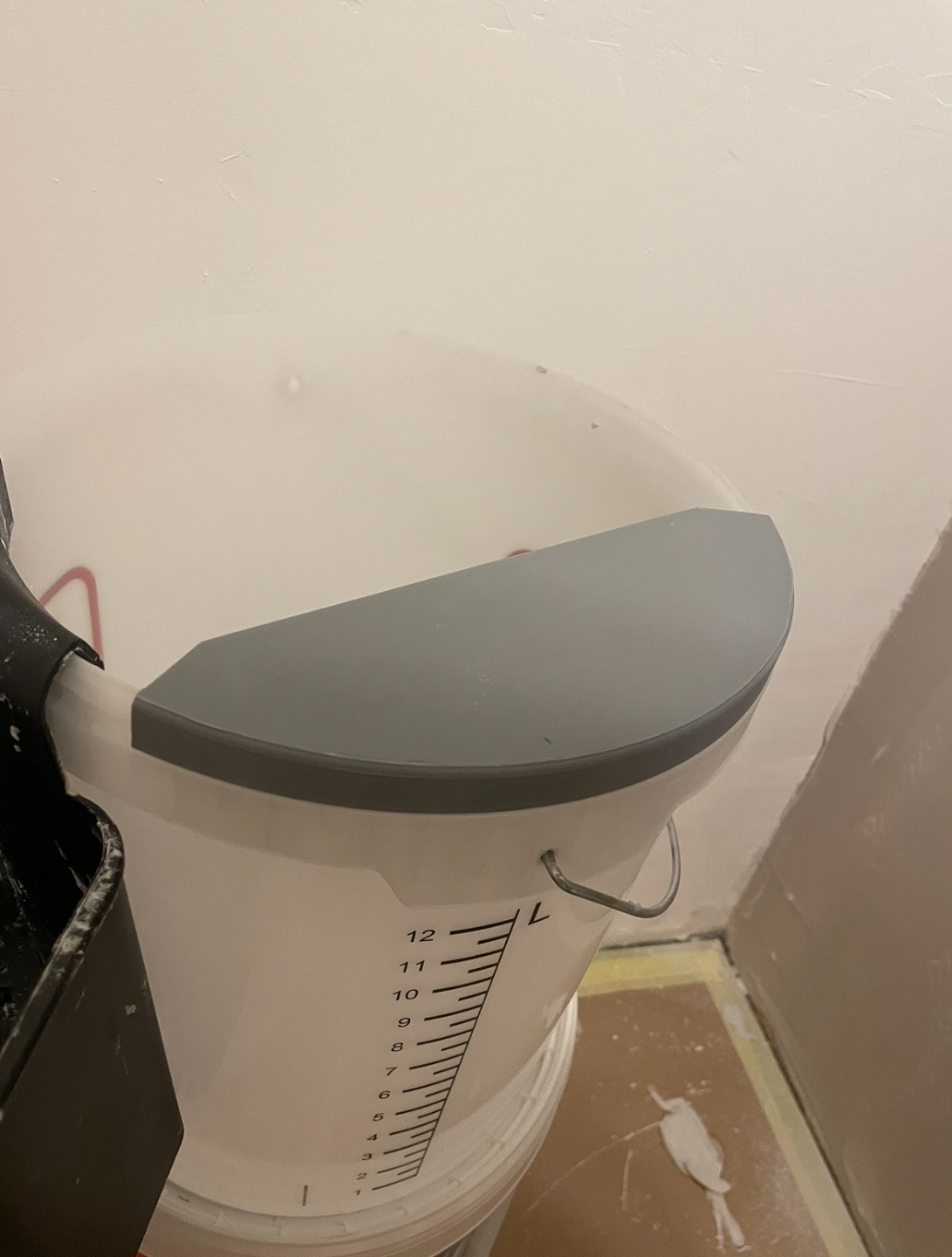 Wall filler compound Bucket Accessories