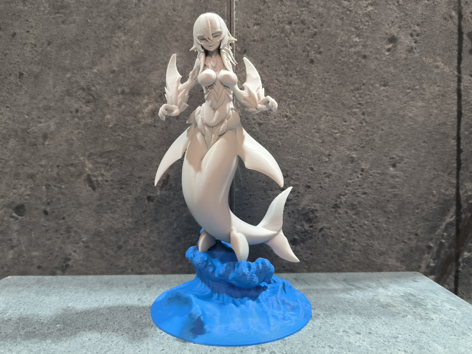Anime Monster-Girl Shark zwei Ständer kein AMS
