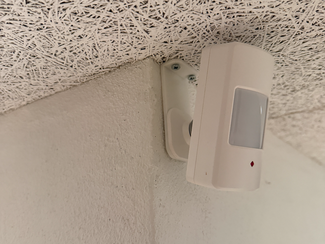 Motion detector bracket