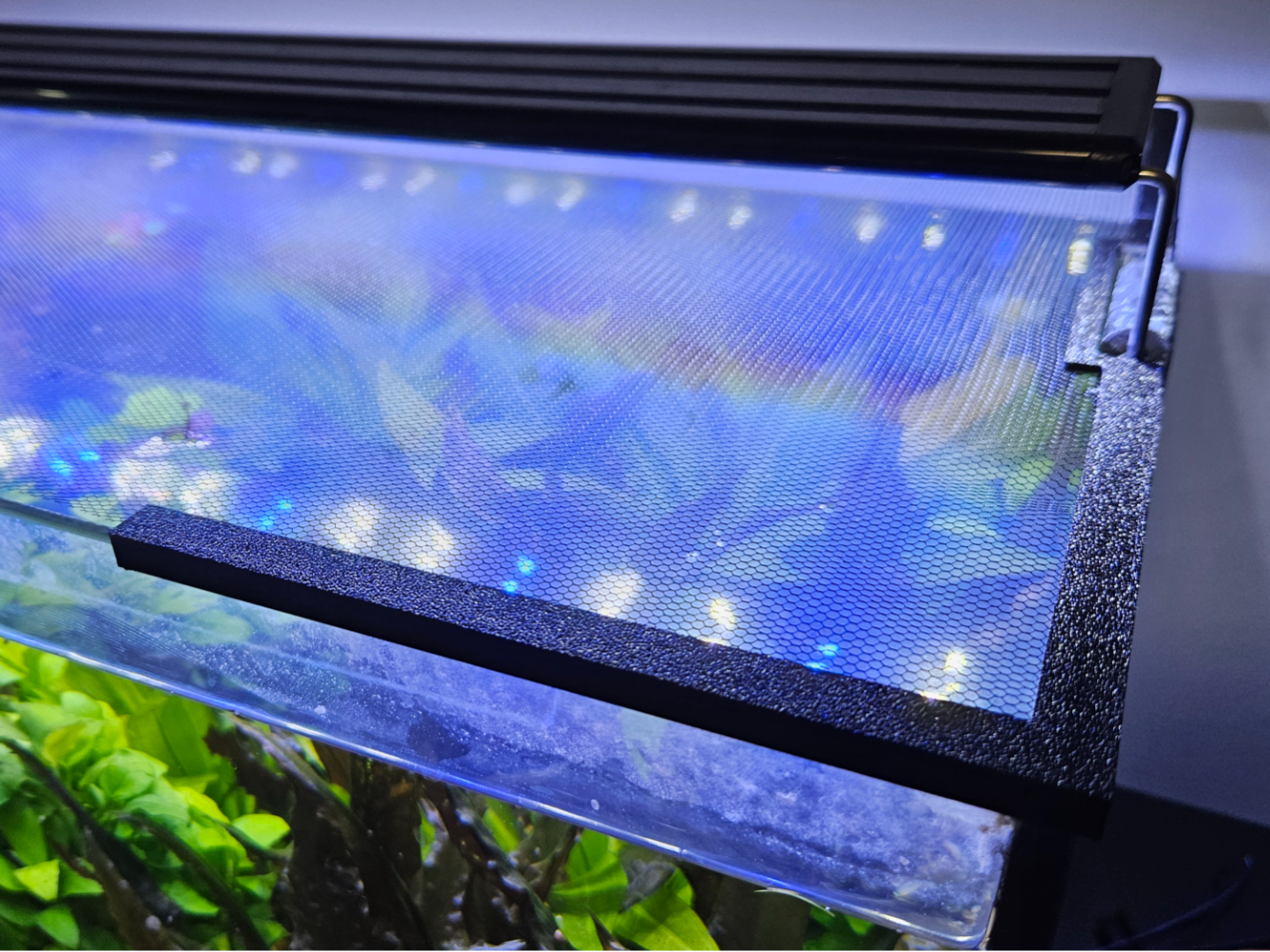Modular Aquarium Frame For Mesh Lid