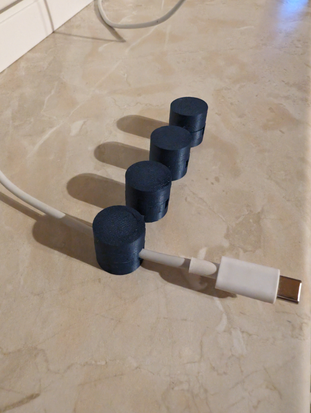 Cable management clip (4 times)