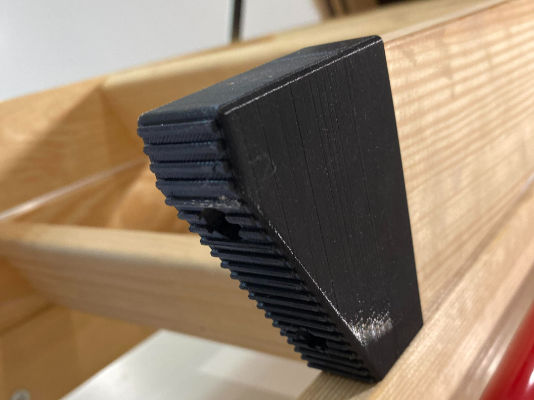 PROTECTIVE FEET for attic stairs