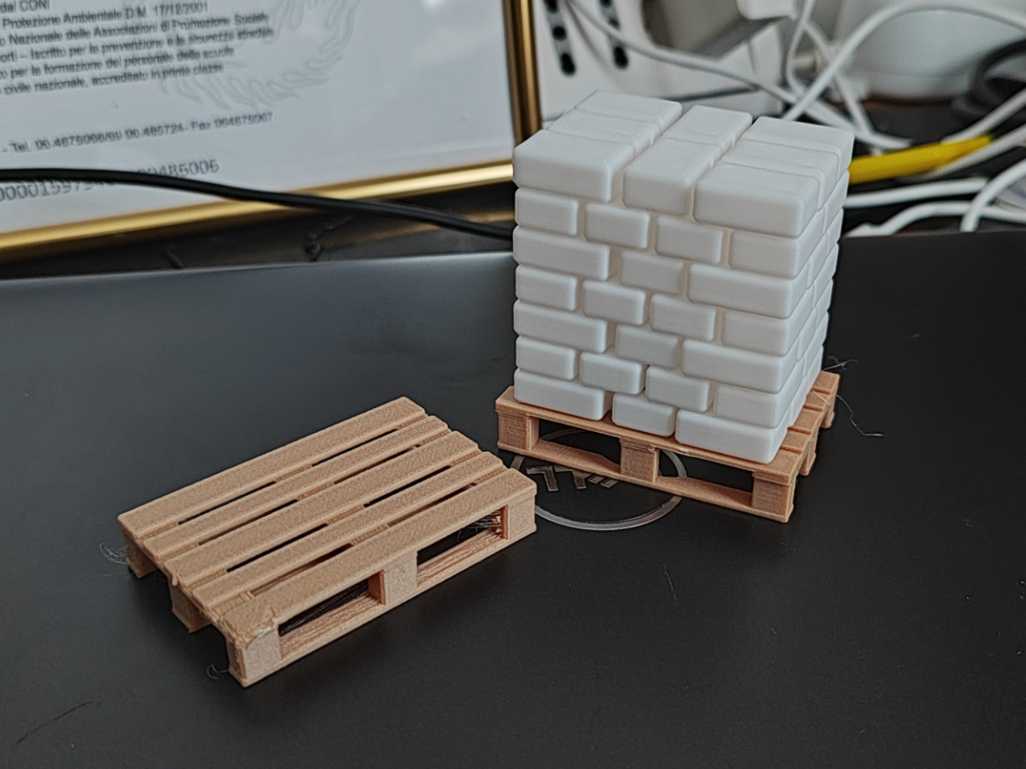 Forklift Pallet & Sacks – Perfect Cyberbrick Scene