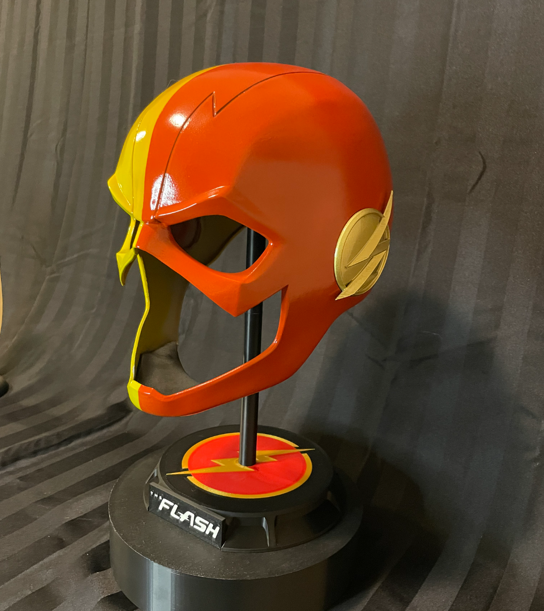 The Flash Helmet Stand