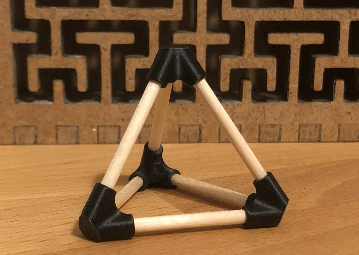 Wooden skewer Tetrahedron hub