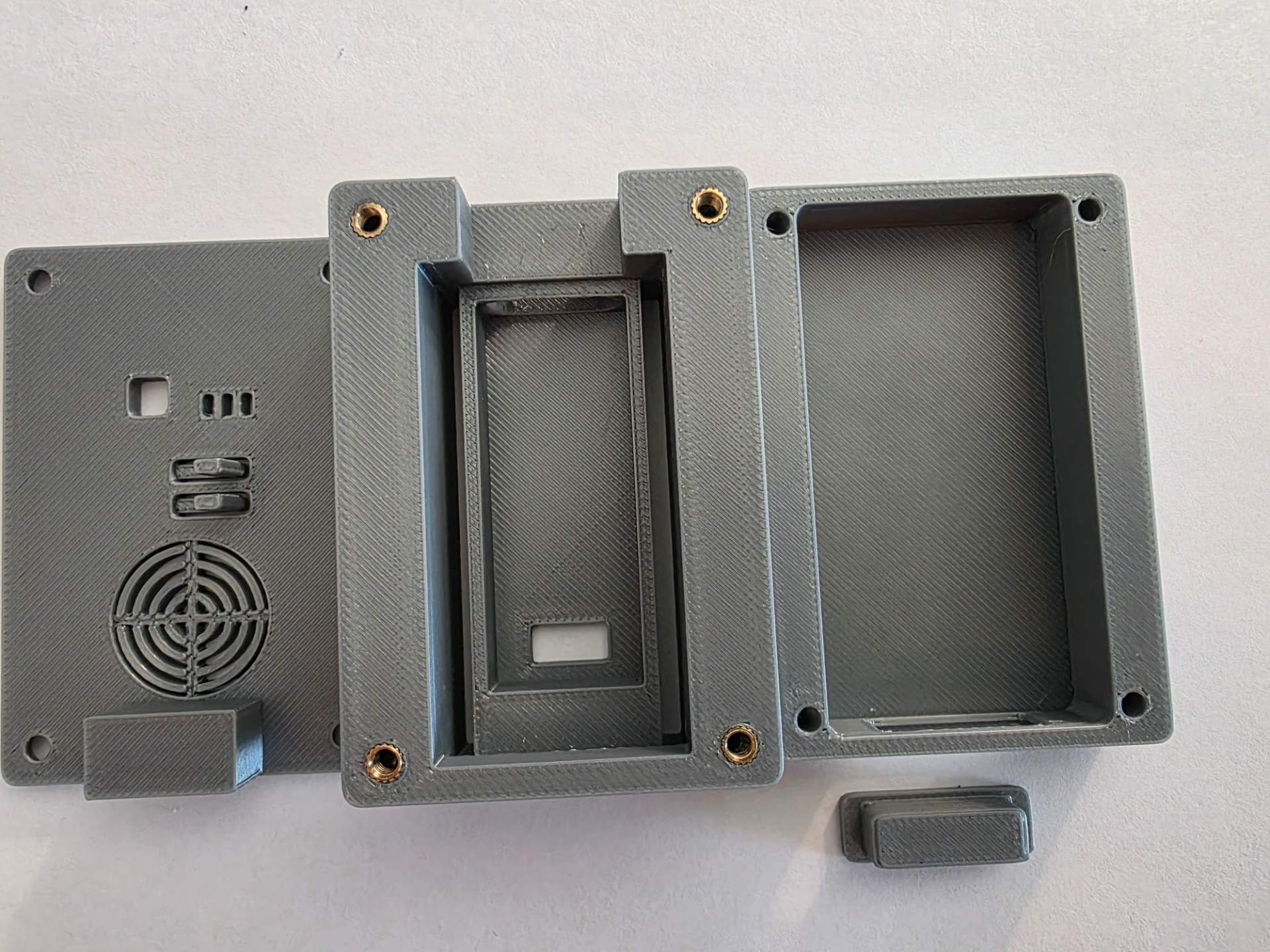 ESP32 N16R8Box with PassiveCooling&Cablemanagement