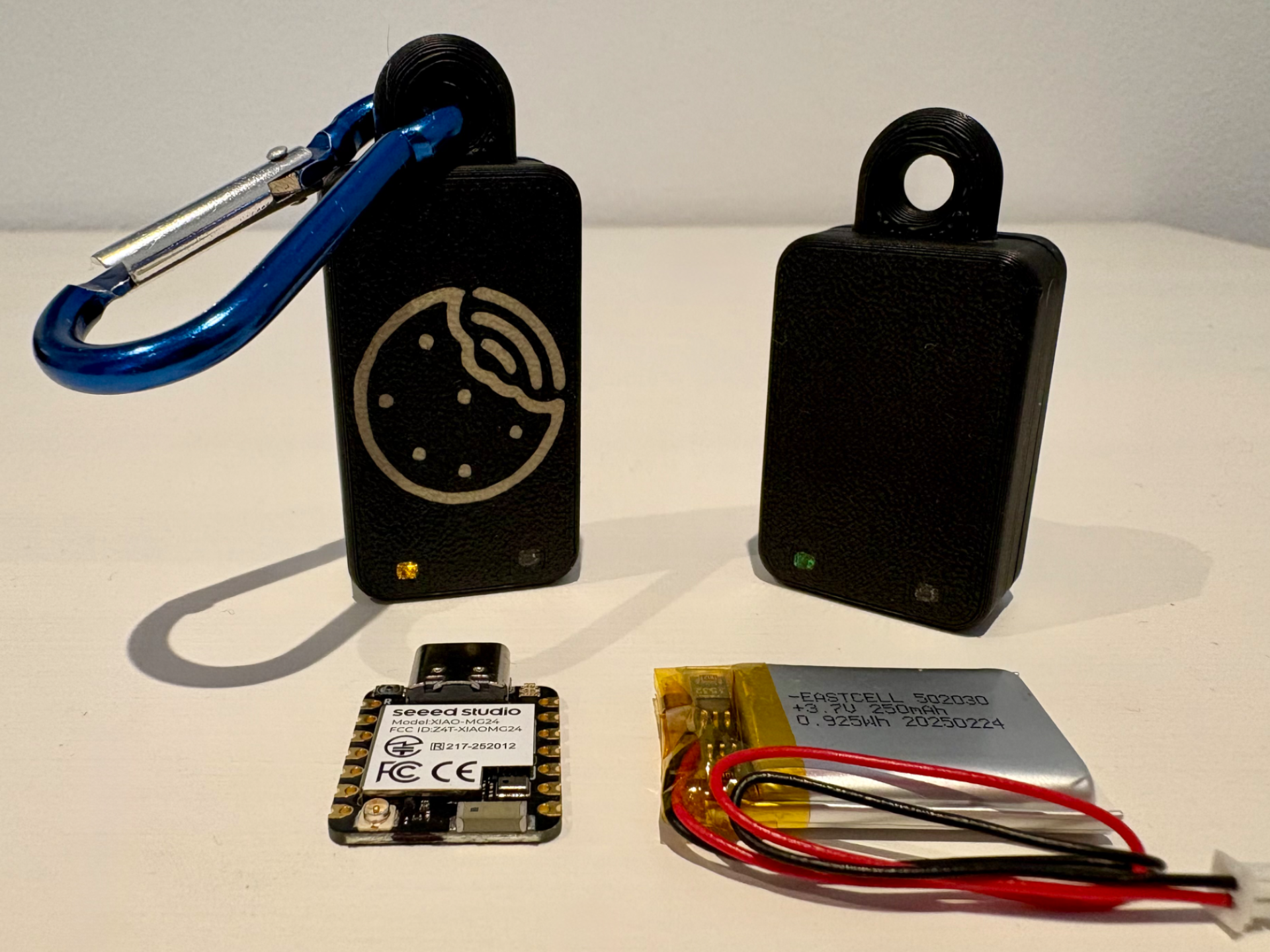 Seeed XIAO ESP32-C5 Case + LiPo Battery (Biscuit)