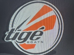 Tige boats light box