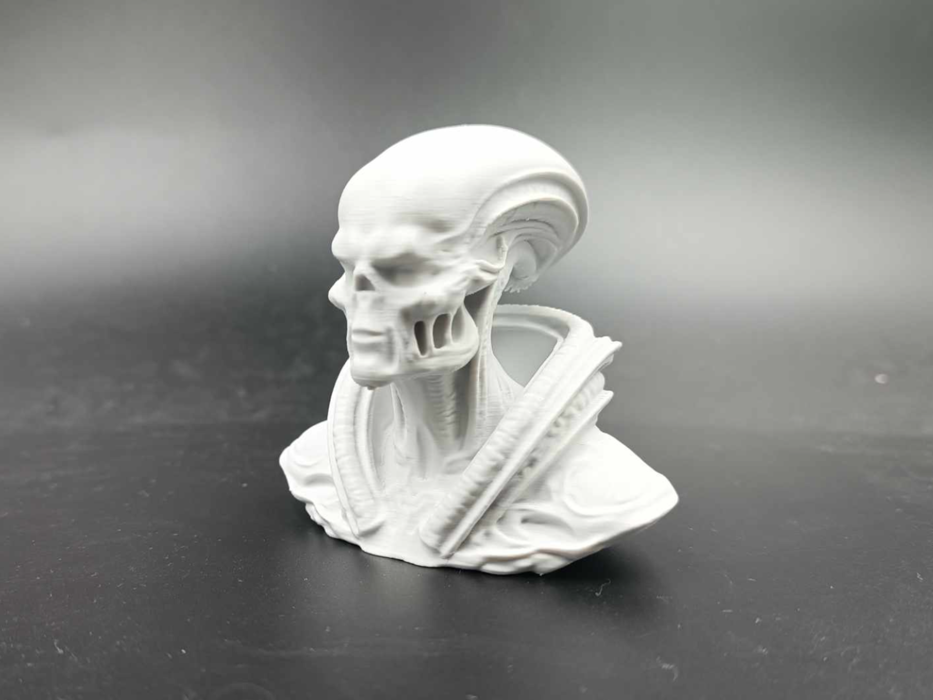 Alien Horror Biomech -  Bust v2