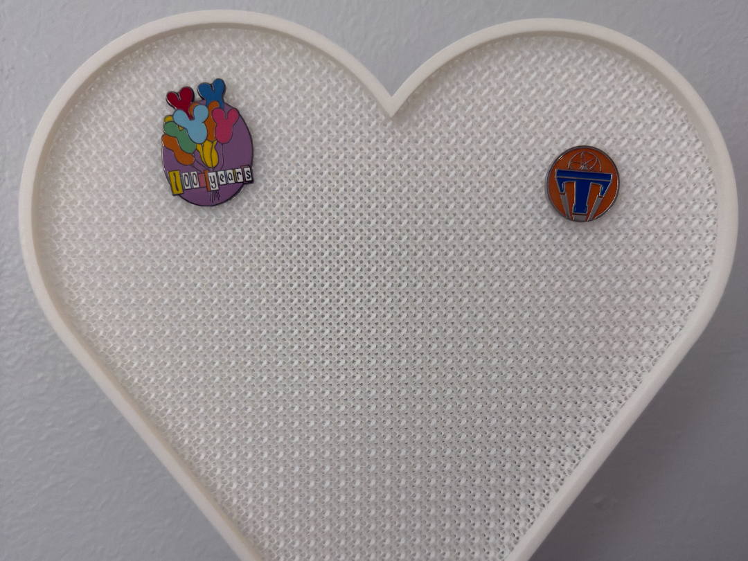 Pin display board heart