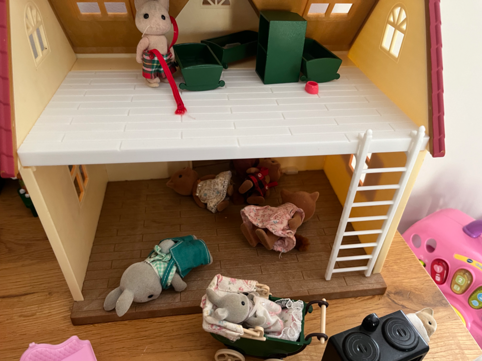 Sylvanian Families Cozy Cottage 1st Floor