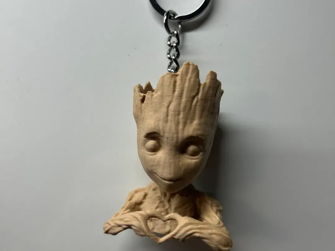 Groot Love Key Schlüsselanhänger