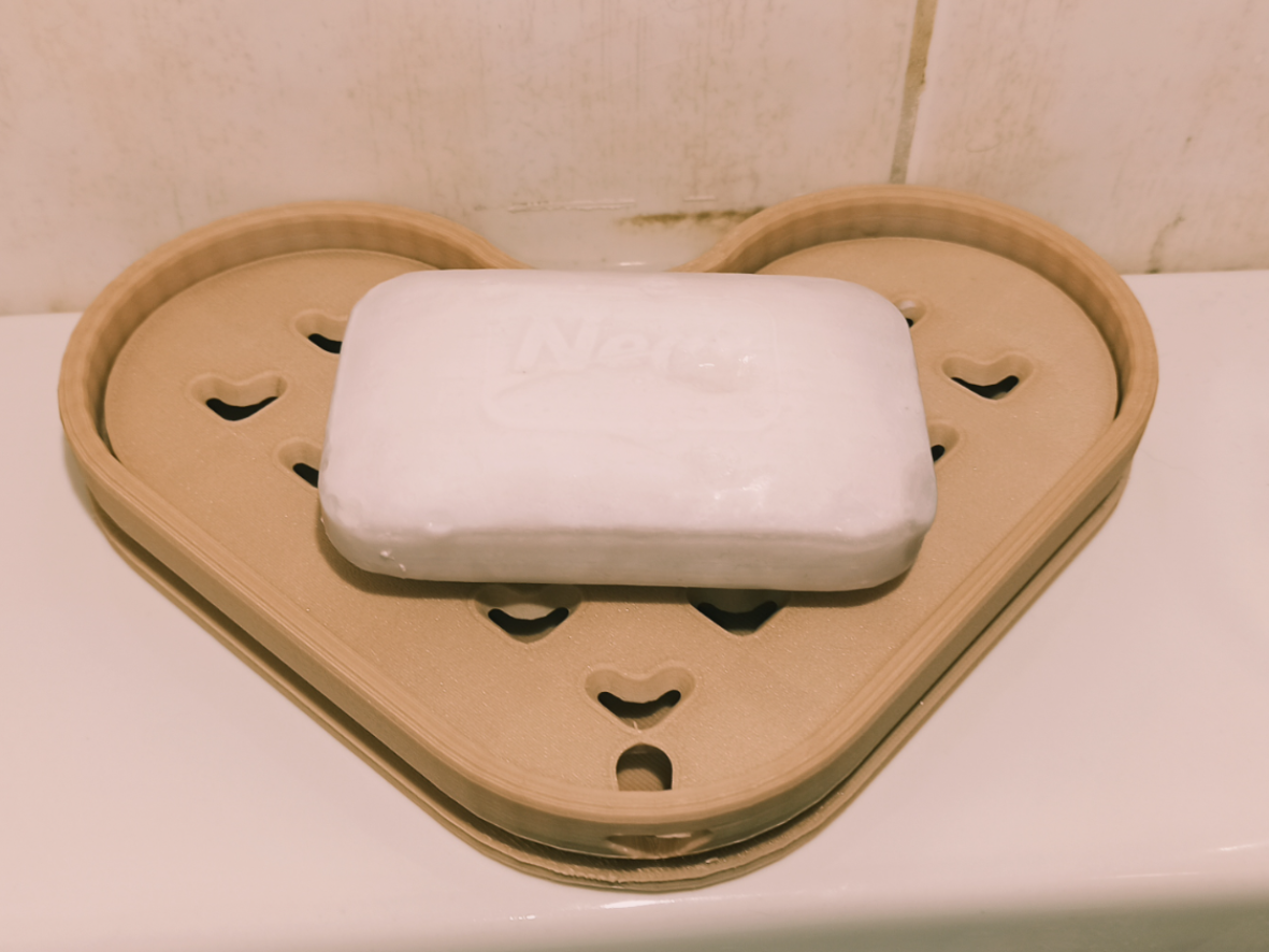 Soap holder in shape of an heart