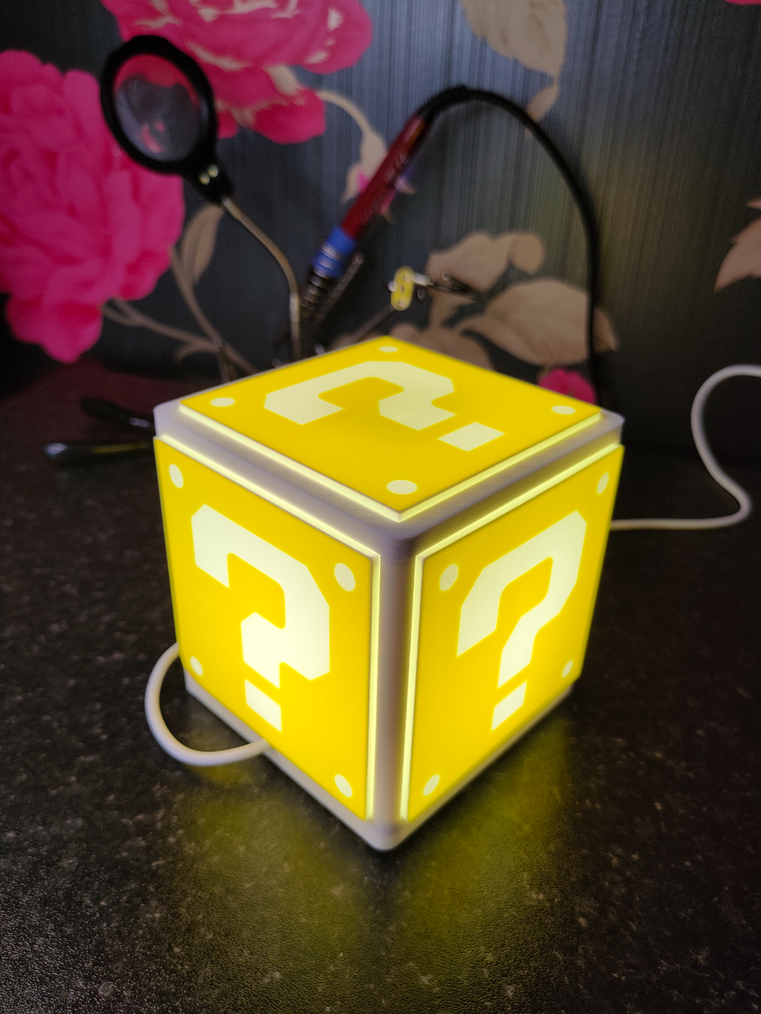 Question mark cube light
