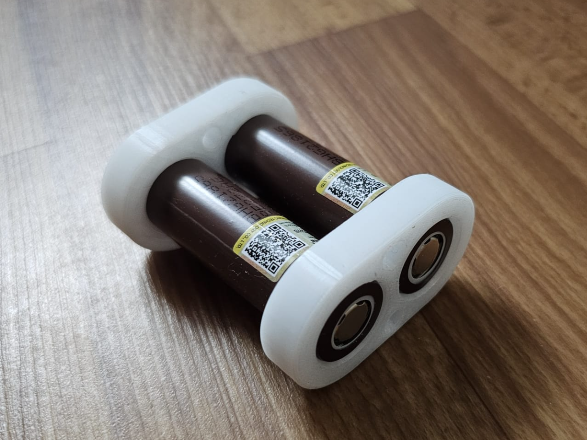 Dual 18650 battery holder