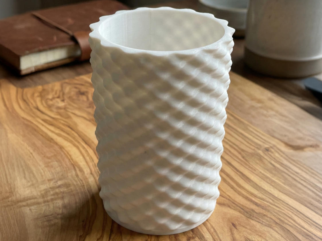 Geometric Diamond Knurl Pen Holder