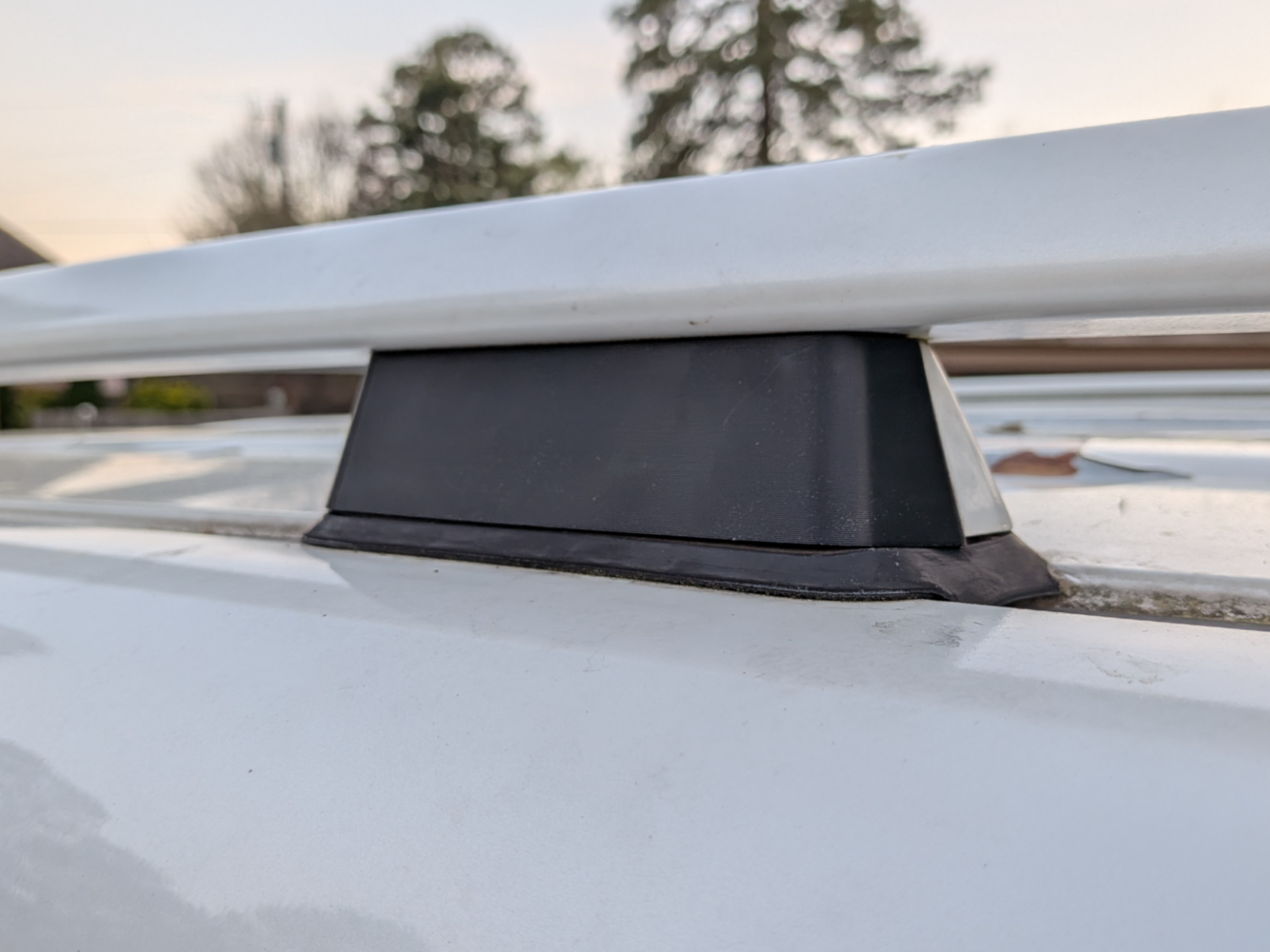 Lexus GX470 ROOF RACK MIDDLE COVER