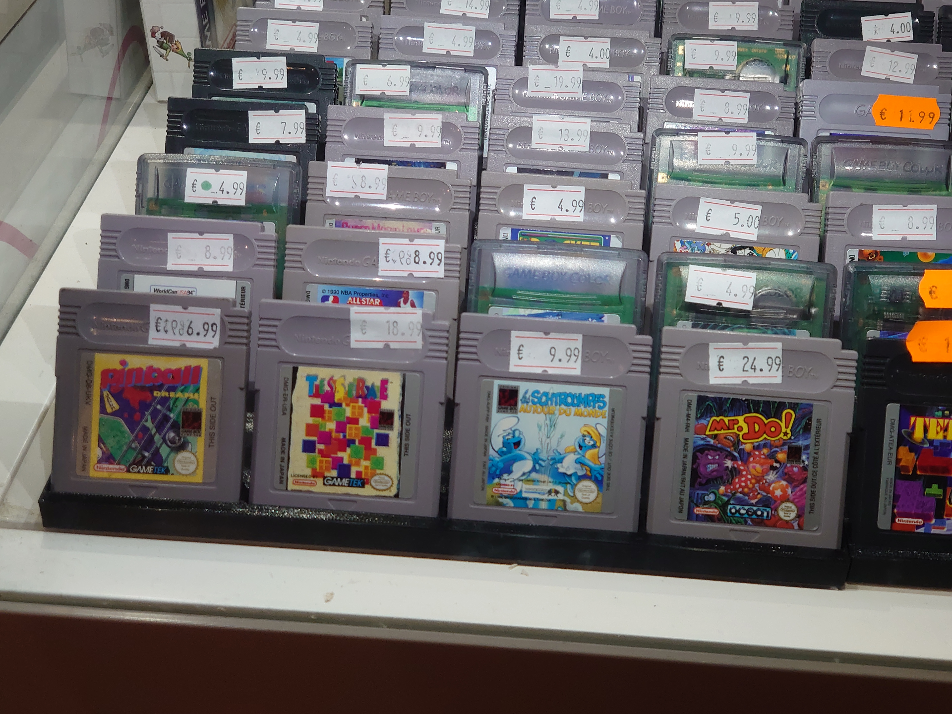 Nintendo GameBoy Cartridge Display