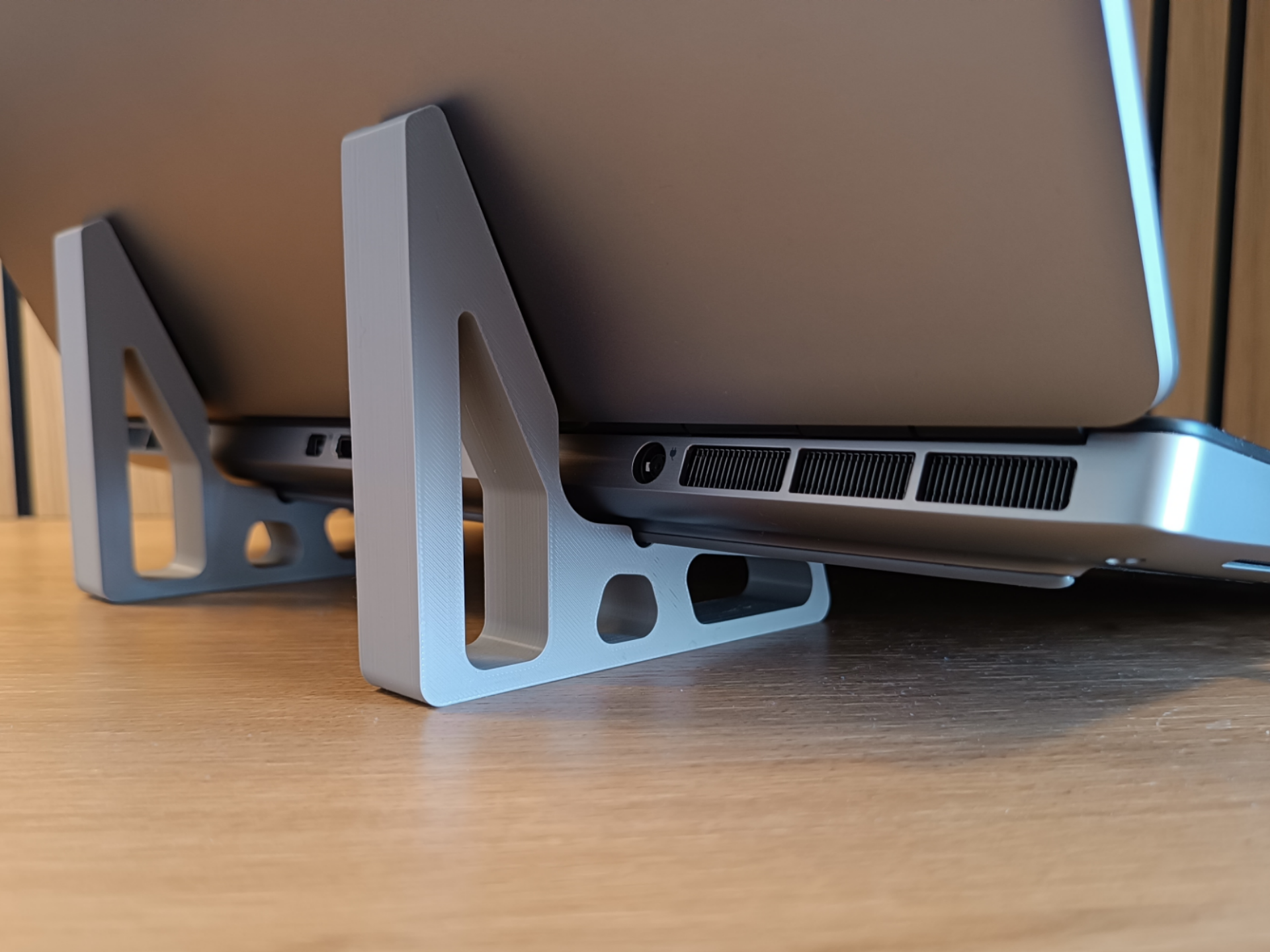 Monitor Fixierung / Laptop Stand iProda Monitor