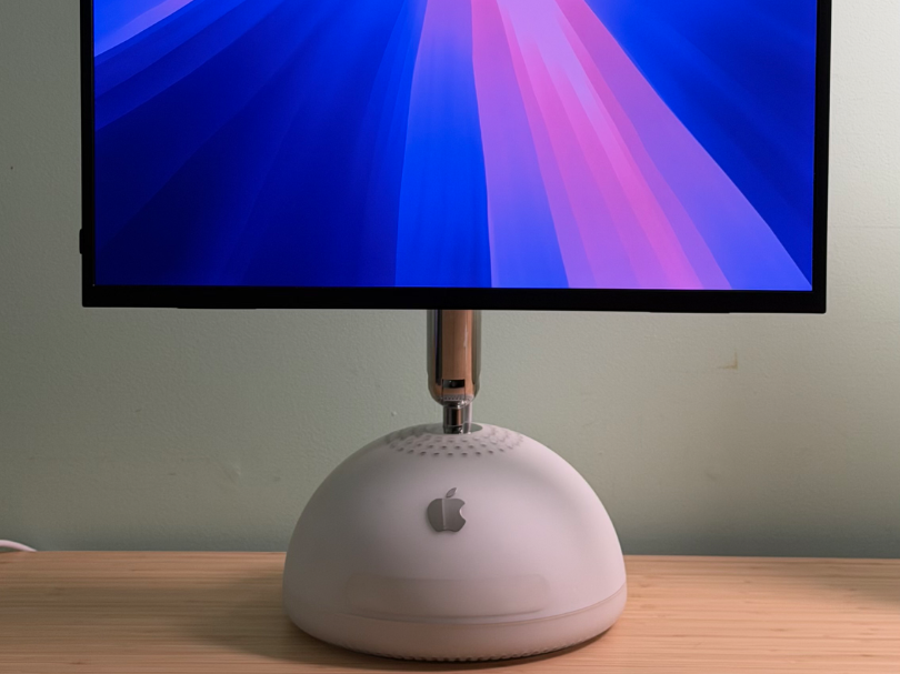 iMac G4 VESA Mount Adapter for 15-inch model