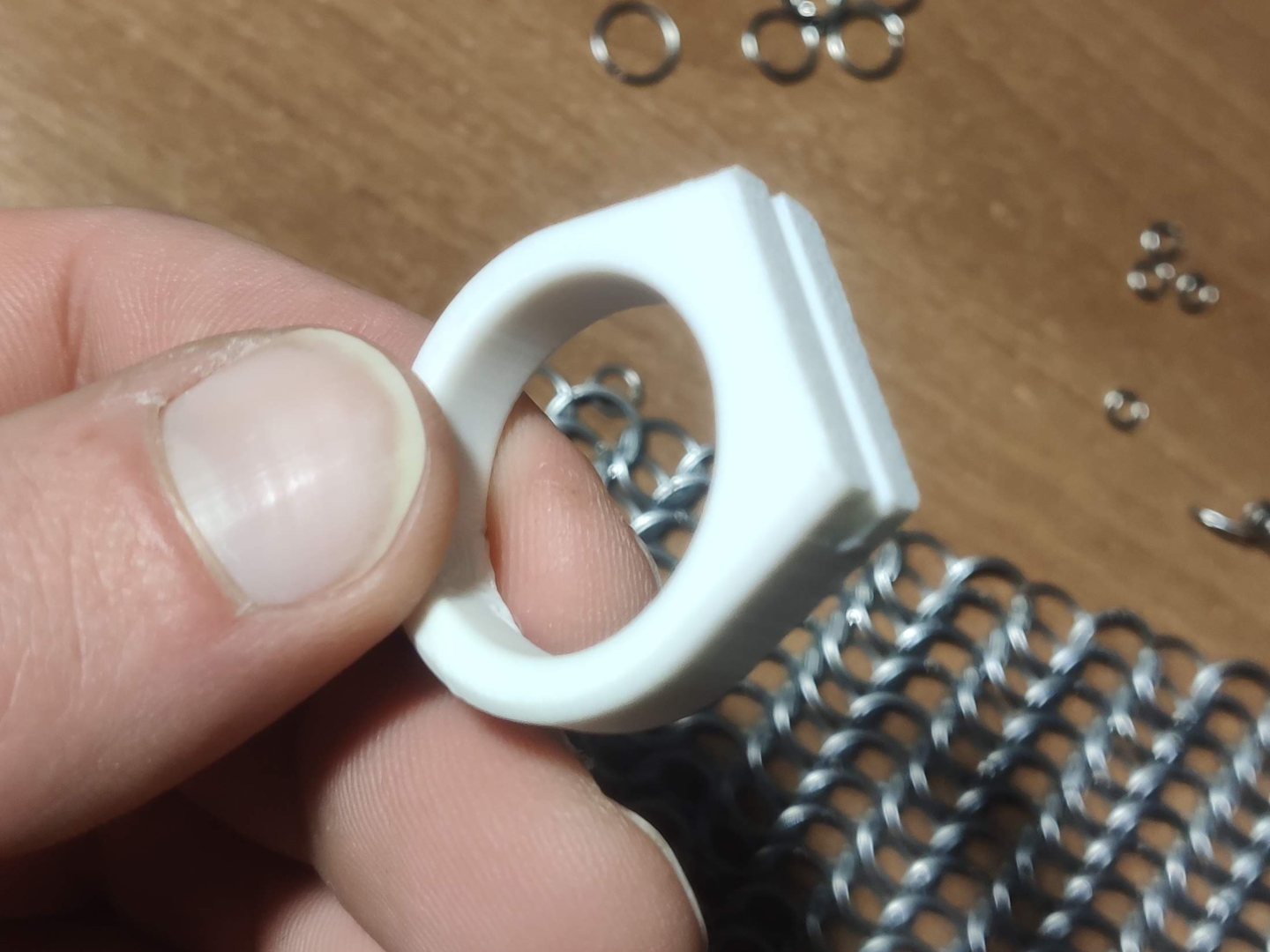 Jump rings opener ring for chainmaille