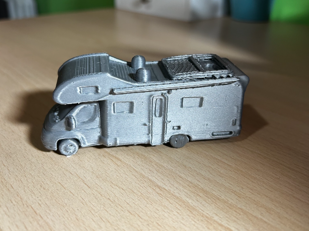 Camper RV Rimor Europeo 87  (1:72) Scale