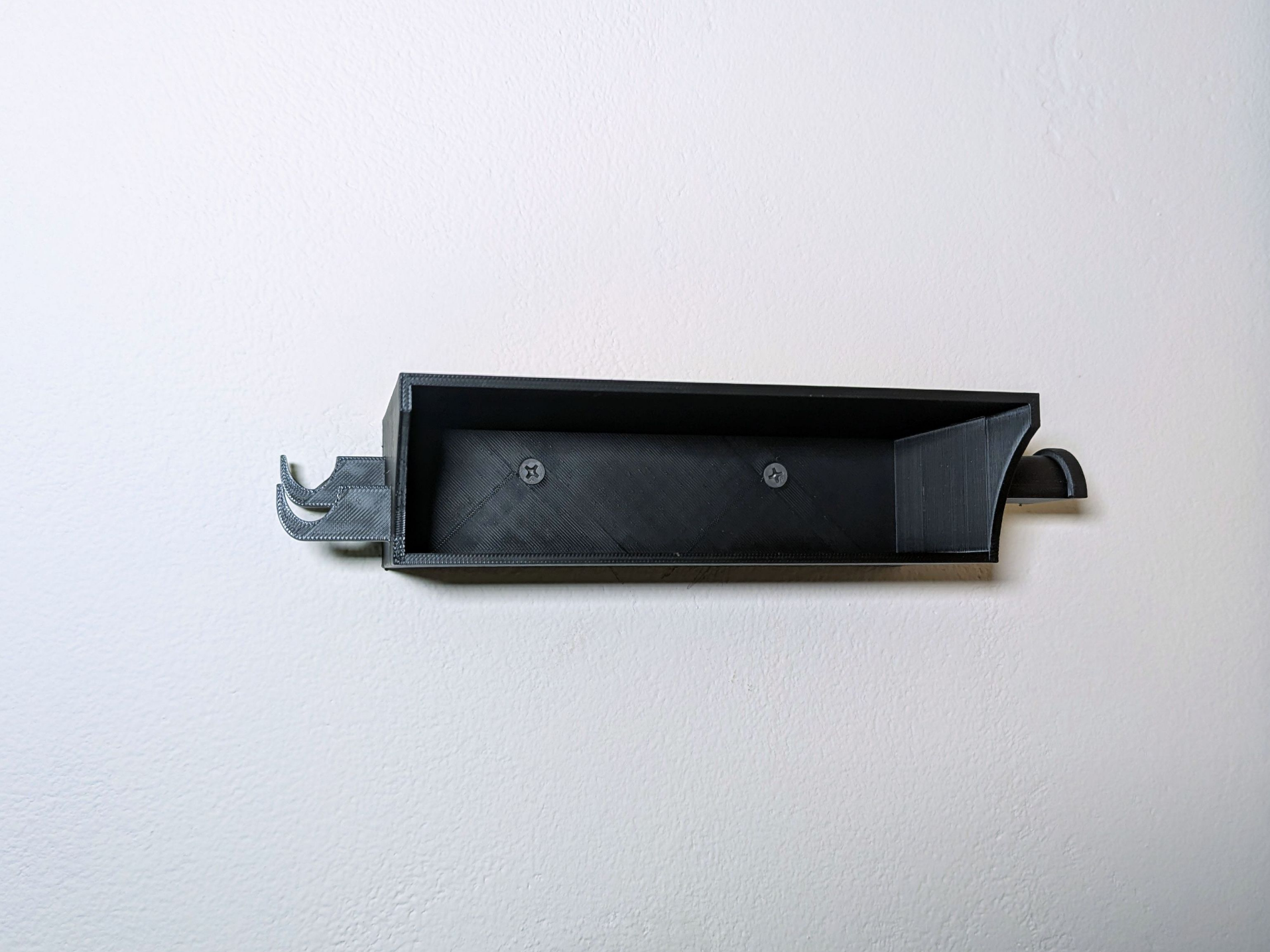 Shelf for everyday objects