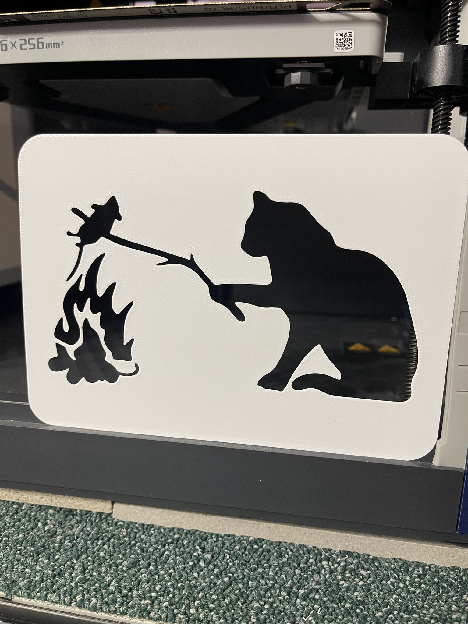 Cat roasting mouse - Stencil template