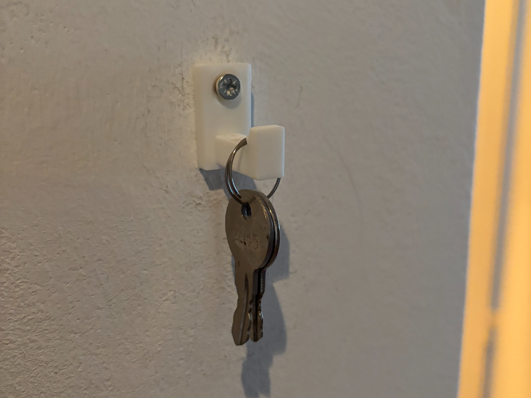 Simple key hanger