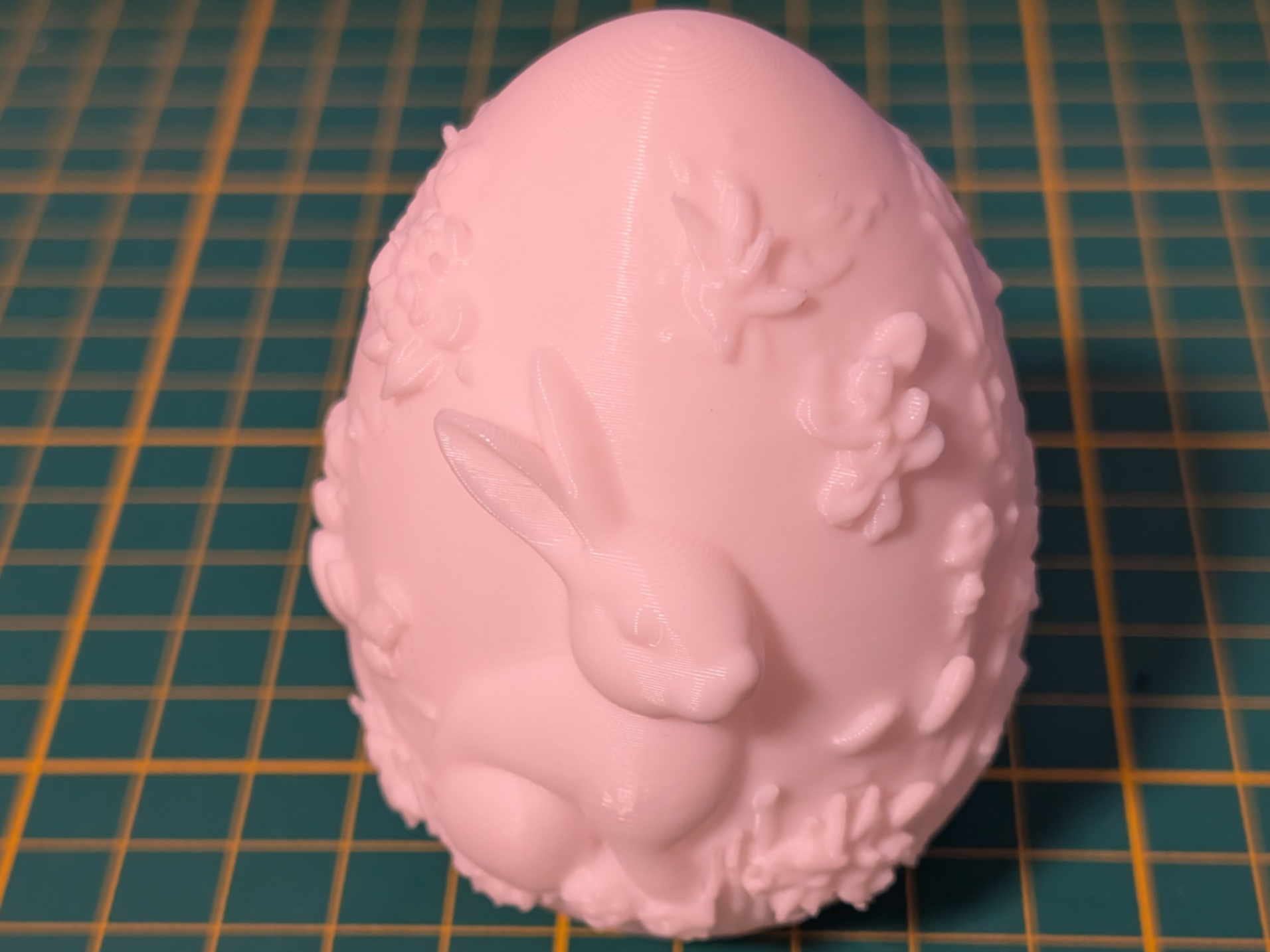 Osterei mit Hase